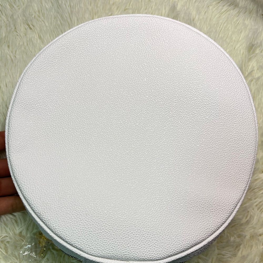 Estée Lauder white circle shape makeup cosmetics bag New